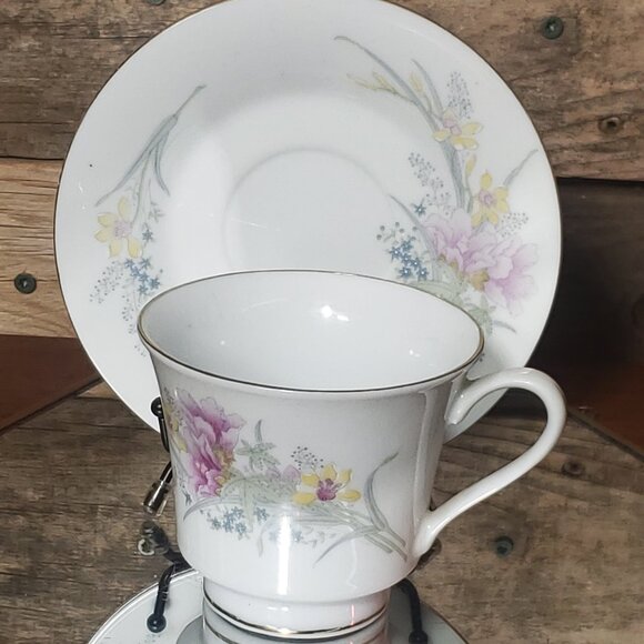 JAM2 by Jamestown Cup & Saucer Set - Pink&Yellow Floral 1970's - Picture 1 of 4